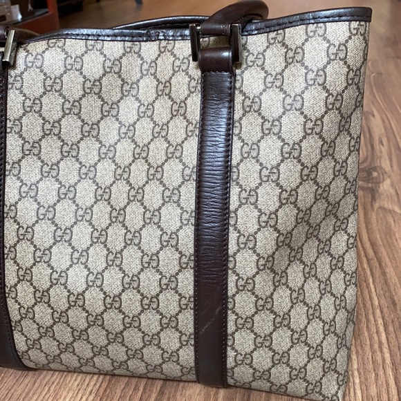 A18- 💯 % athletic Gucci shoulder bag - Picture 7 of 16